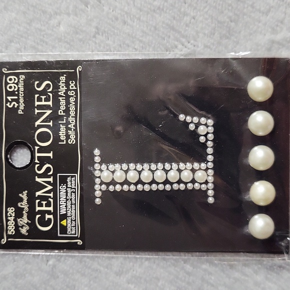 NWT Initial "L" Stickers - Picture 3 of 7